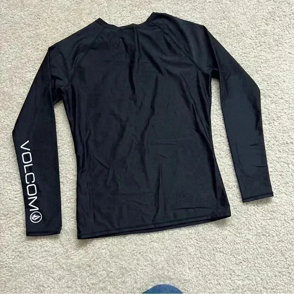VOLCOM Black Simply Solid Long Sleeve Rashguard Swim Top Women’s Size XL.